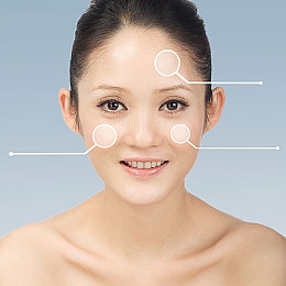 男子与五个女人打扑克摸他们的胸：扑克禁忌解密：巧妙互动提升游戏乐趣-1